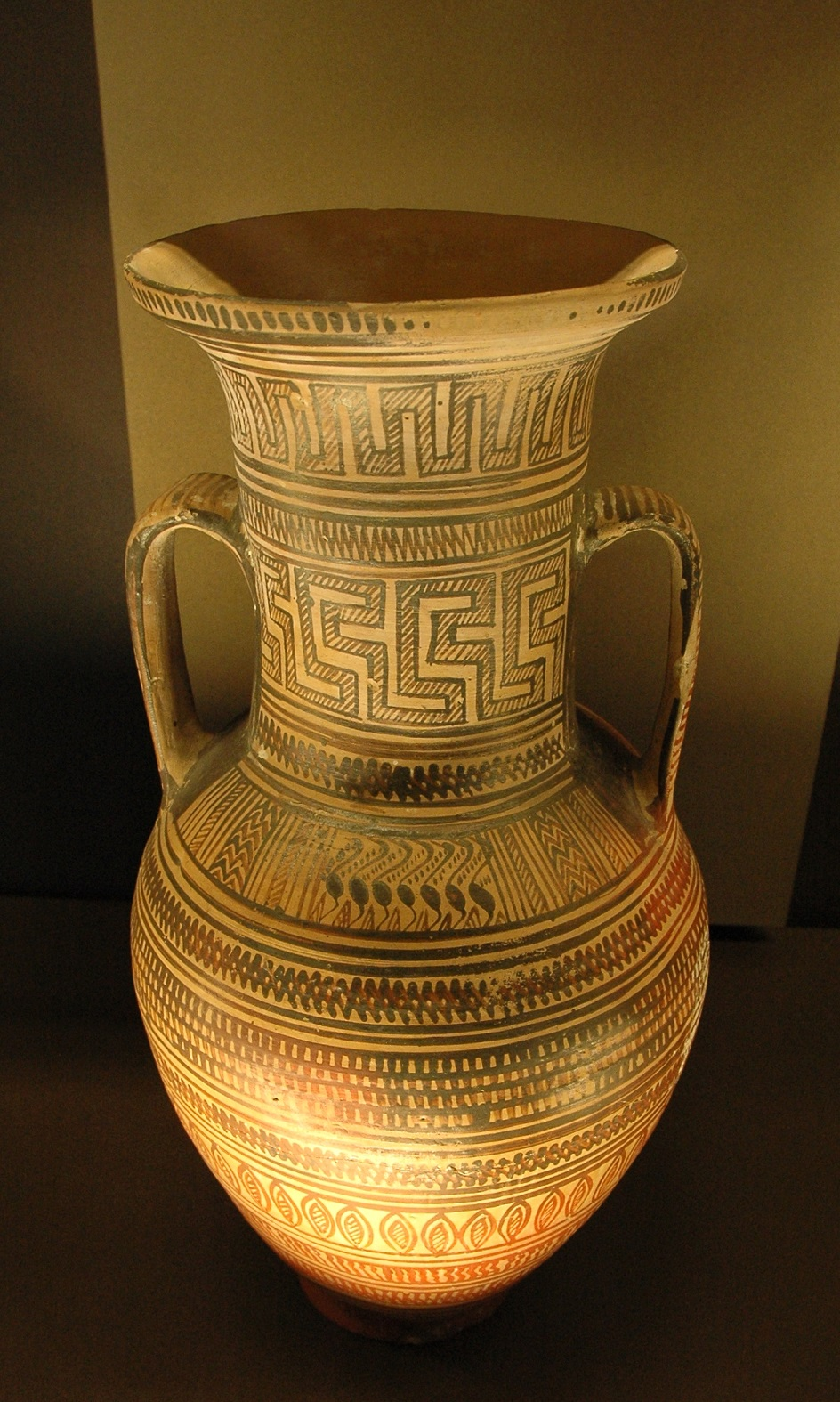 Amphora in geometric style, 8th century BC.