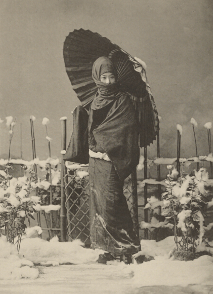 Winter exit. Tokyo, Japan, 1895. Photographer Kazumasa Ogawa