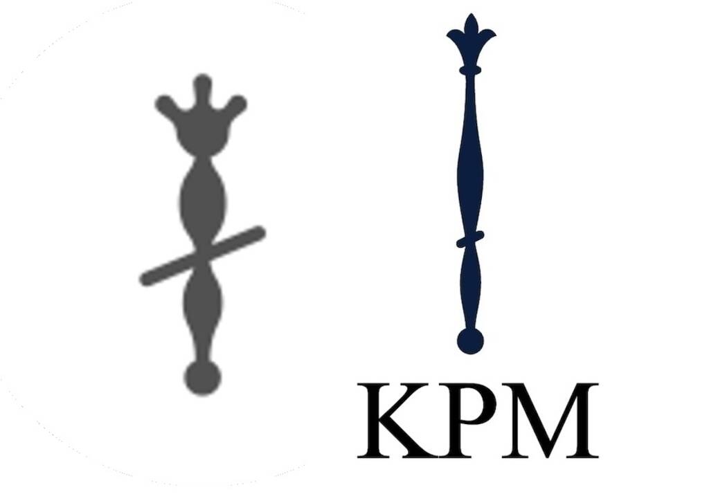 Зліва направо: 1) Цю емблему використовували з 1945 до 1962 рік, і вона являла собою невелику варіацію королівського скіпетра. До початку 2000-х клеймо практично не змінювалося; 2) Сучасний знак, чинний з 2007 – до теперішнього часу