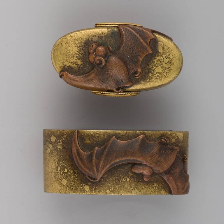 Фучігашира із зображенням кажанів. Мідний сплав (сентоку), мідь. Японія, бл. 1615–1868 рр.