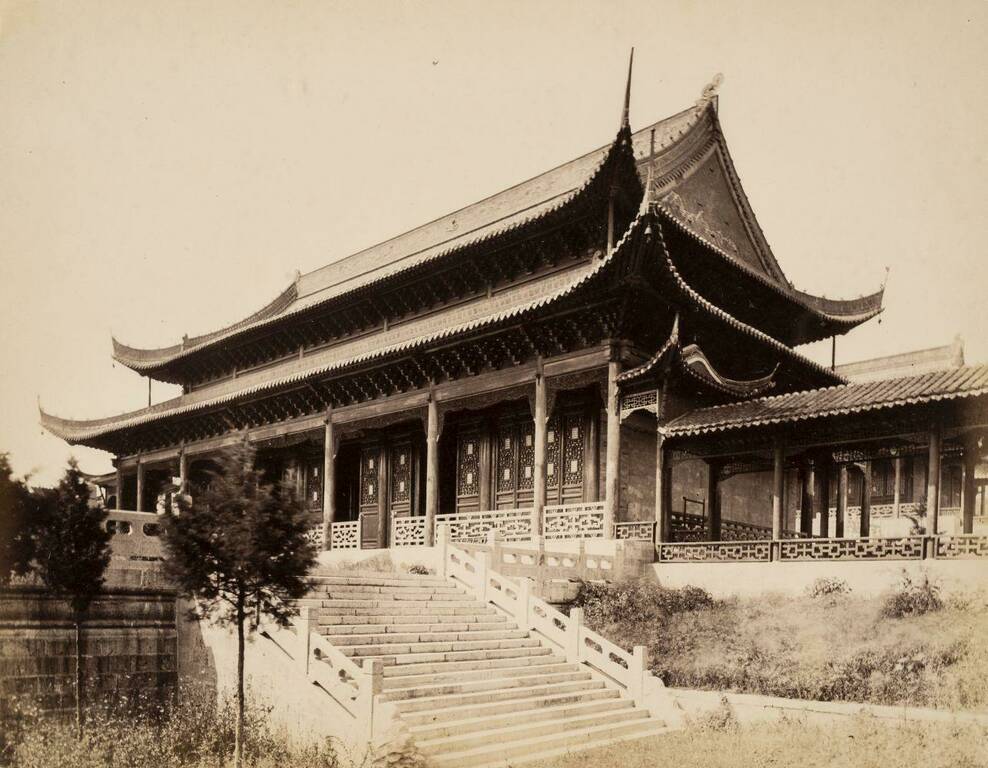 Храм Неба, Кантон, Китай, 1890 р., альбуміновий відбиток на картці, проданий за £240