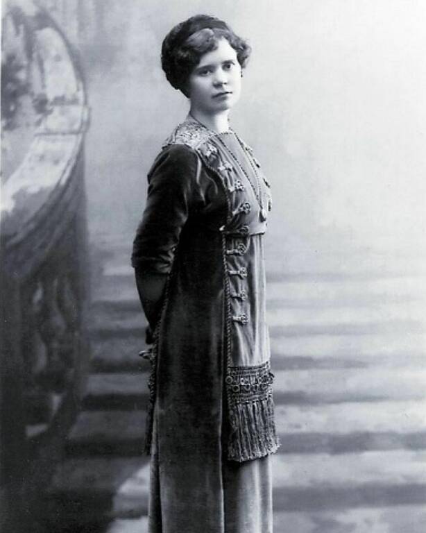 Альма Піль, фото 1912 року