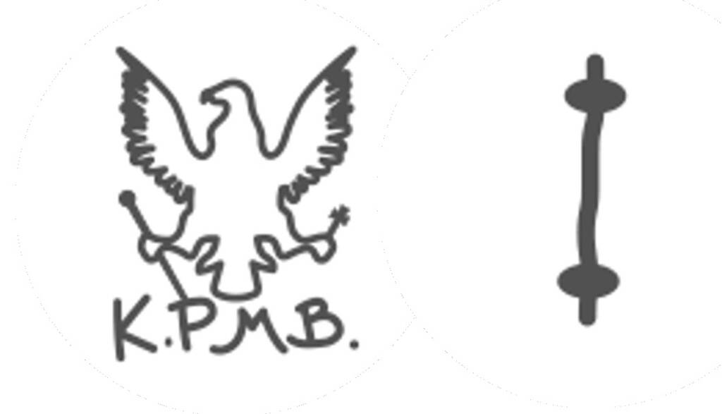 Зліва направо: 1) Ця емблема ознаменувала першу значну зміну в марках KPM і зображувала коронованого прусського орла, що тримає сферу з хрестом і королівським скіпетром. Її використовували приблизно до 1832 року; 2) Цей знак використовувався з 1820 до 1837 року