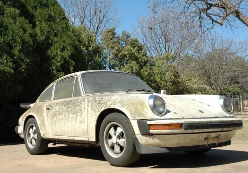 20 years without traffic: on eBay sold a rare Porsche, covered with corals
