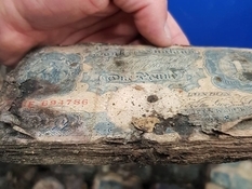 Під мостинами лондонського магазину знайшли скарб часів Другої світової війни