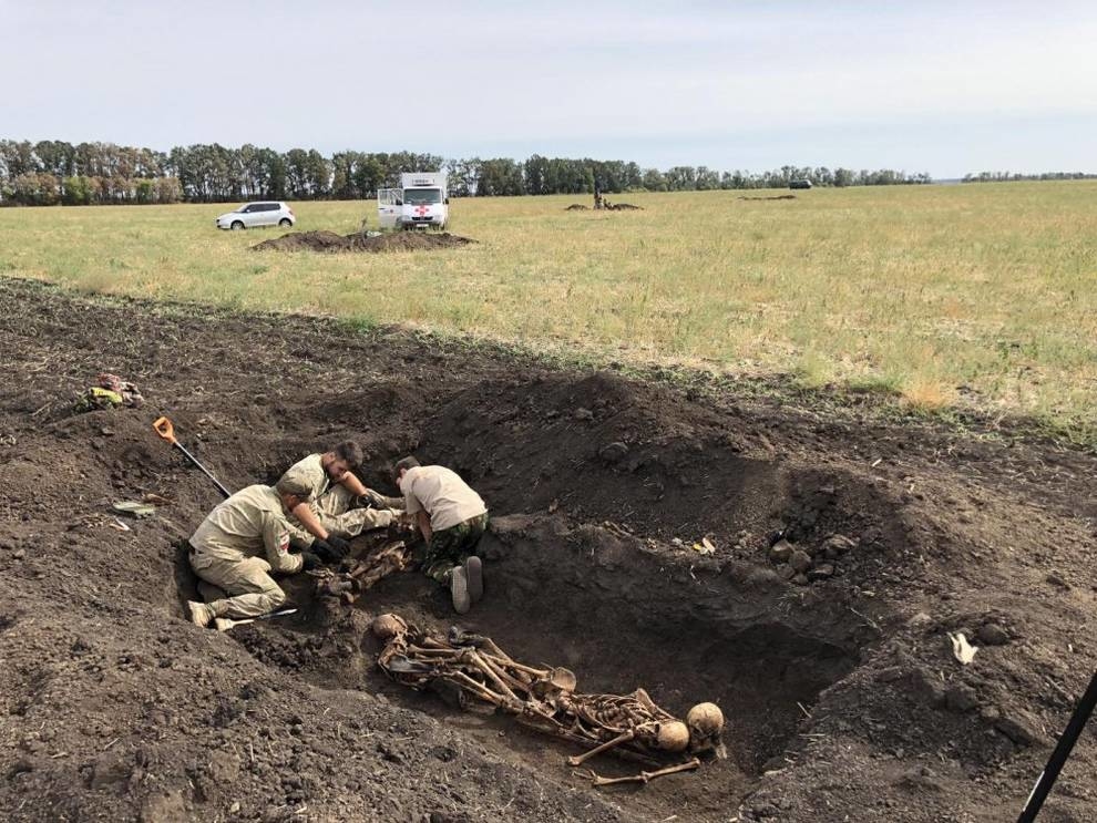 На Харьковщине нашли братскую могилу времен Второй мировой войны