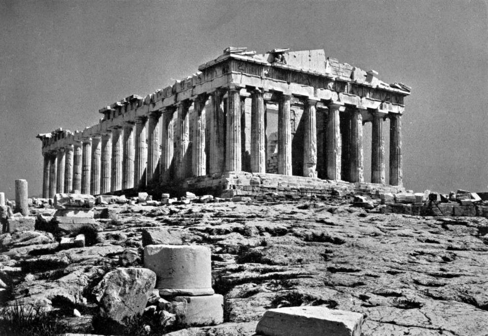 September 26: the destruction of the Parthenon, the Bezdan robbery and the first current of the Chernobyl nuclear power plant