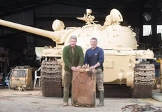 Британець купив танк і в його паливному відсіку знайшов скарб