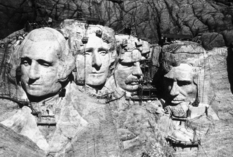 Чтобы высечь головы четырех президентов в скале, понадобилось более 14 лет