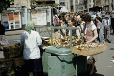 Balony i skarpetki: to, co sprzedawano na chodnikach w ZSRR podczas odwilży Chruszczowa