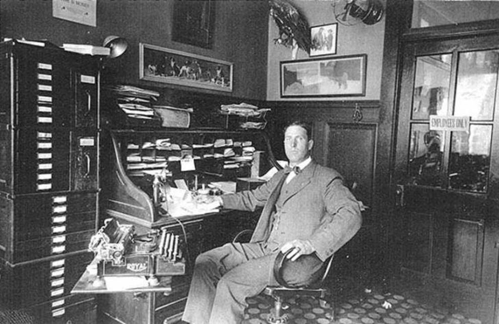 Office plankton of the early 20th century