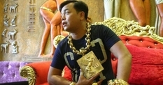 Властелин колец, браслетов и цепей: невообразимая тяга к собирательству золотых изделий бизнесмена из Вьетнама