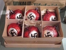 Шар со свастикой и голова Гитлера: коллекция елочных рождественских украшений времен Третьего рейха