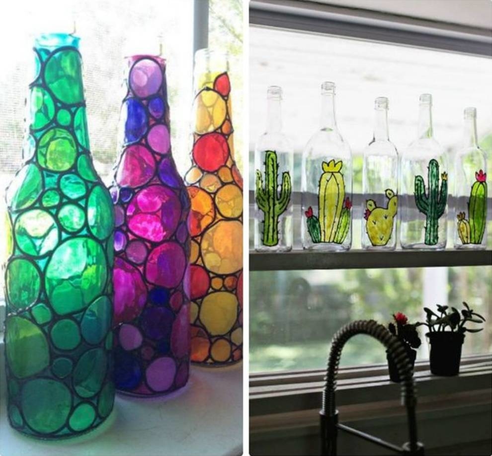 Любой предмет который сделан из стекла. Декор из стеклянных бутылок. Бутылки в интерьере. Разноцветные бутылки для интерьера. Необычные стеклянные бутылки.