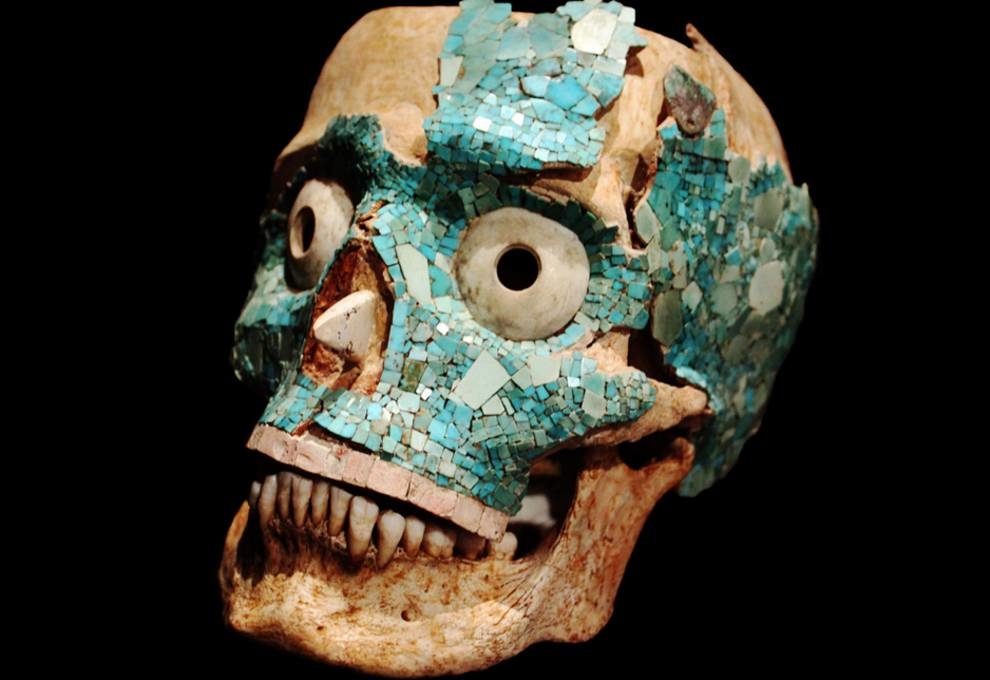 Более 500 предметов и золотая маска бога — клад Сапотекской цивилизации