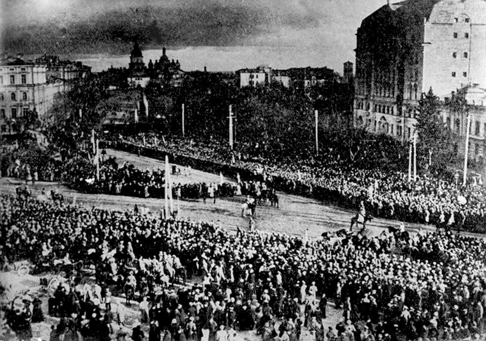Як 100 років тому українці об'єдналися в одну державу?