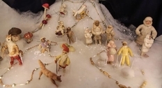 3Х3: a collection of Christmas decorations of three generations of three Ukrainian families