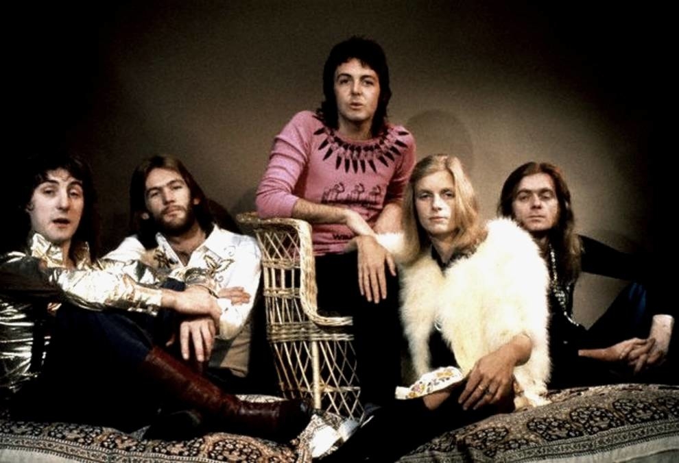 Paul mccartneys band. Paul MCCARTNEY Wings. Маккартни и группа Крылья. Paul MCCARTNEY 1972. Группа Wings Маккартни.