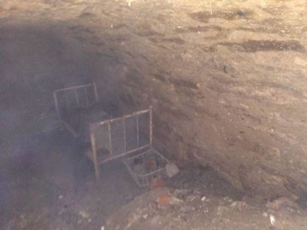 Ліжка й ящики: на Тернопільщині знайшли покинуте сховище