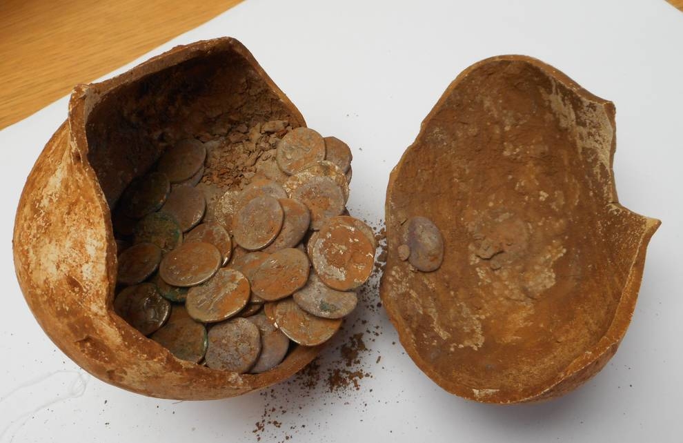 Англійські археологи знайшли скарб монет із зображенням римського імператора