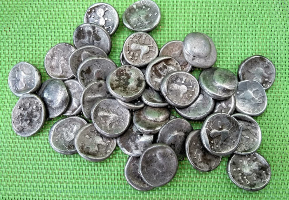 40 срібних тетрадрахм: найбільший скарб монет епохи кельтів