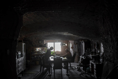 Чем живет подземный город добытчиков опалов?