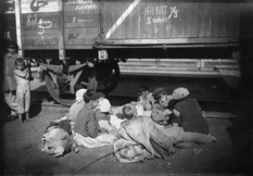 From shelter I wandered from childhood: Soviet street children in pictures of the 1920s