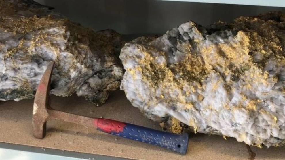 Giant gold nuggets costing $ 1,000,000 each