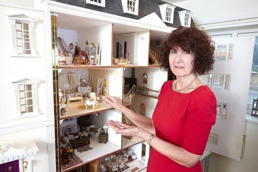 Why did a pensioner from the UK spend $ 65,000 on doll houses?