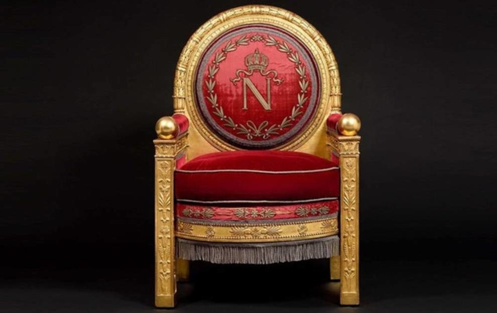 The throne of the emperor of France was sold for a record price