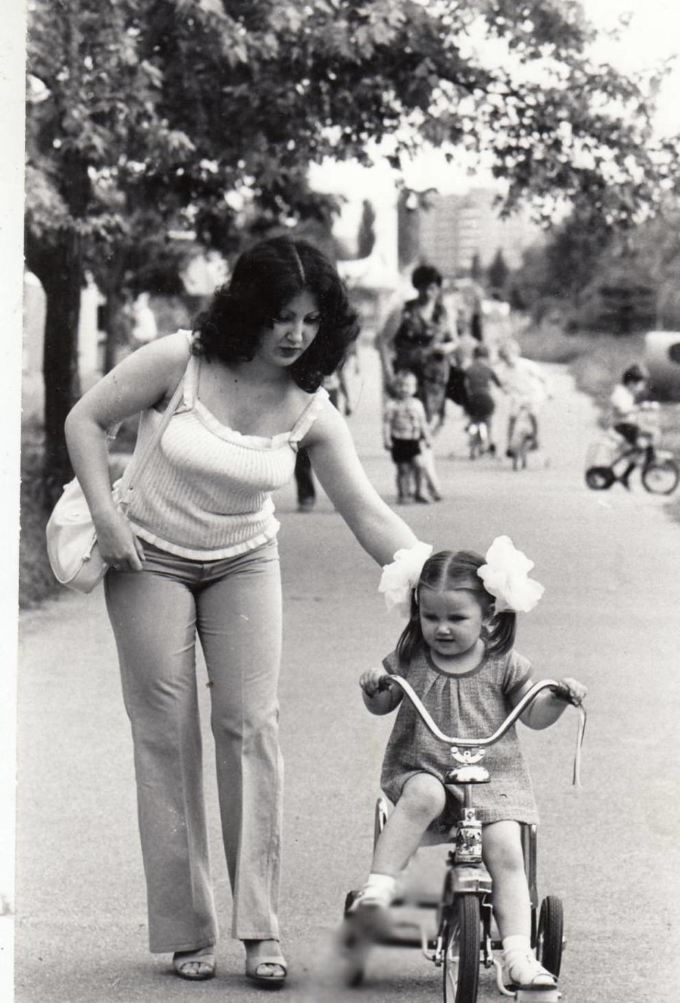 Tram tours and cucumber picking - Kiev 1980s in the selection of black and white photographs