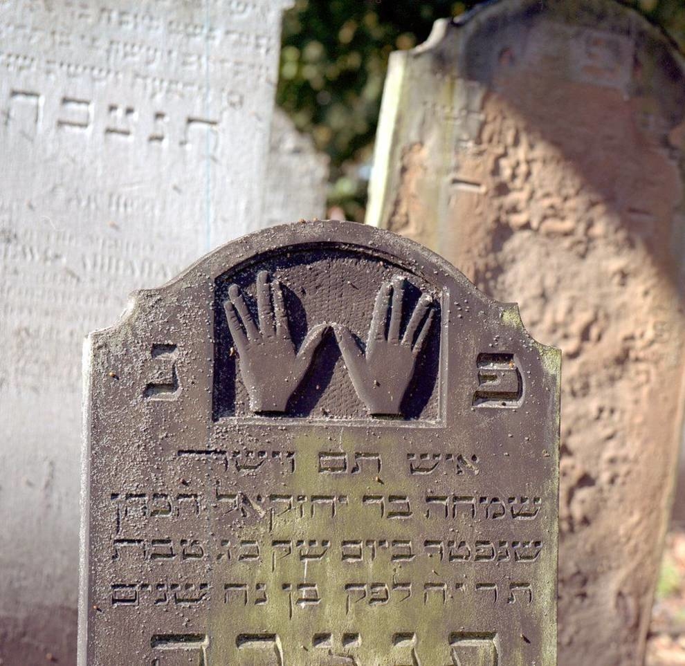Як було знайдено найстаріше єврейське поховання в Великобританії?