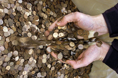 They counted for half a year: in Germany, a man left a legacy of 1.2 million coins