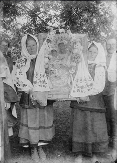 The life of Ukrainians at the beginning of the 20th century in pictures from an ethnographic album