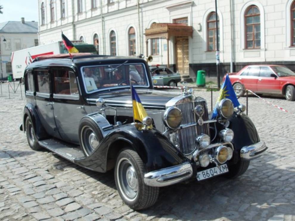 Horch 951, DeSoto S-6 and Mercedes-Benz: 1940s cars visited the IV International Retrofest Style Festival