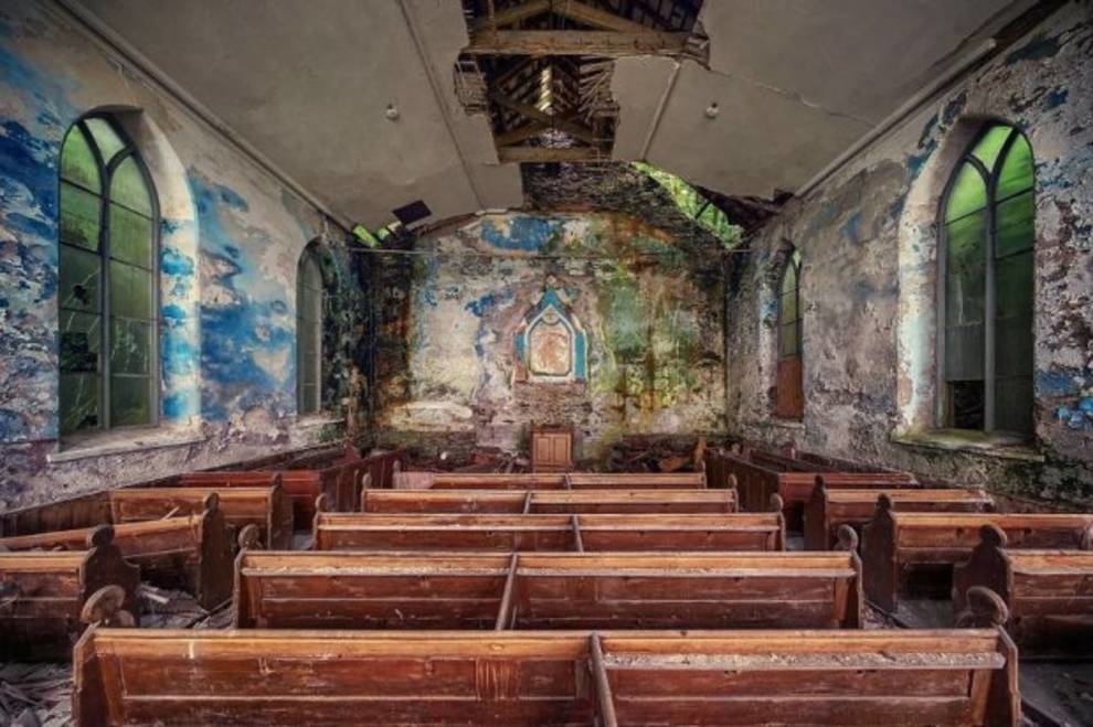 Beauty in abandoned houses: a German photographer has proved this for more than 10 years with his pictures
