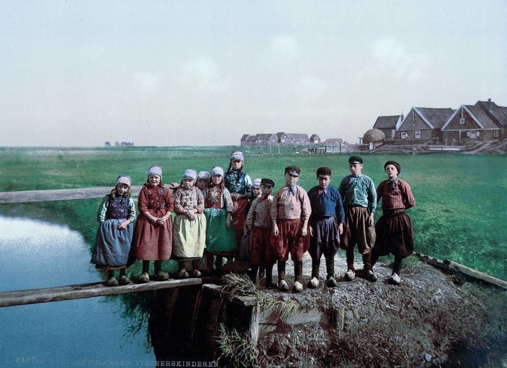 Color Holland: a vivid photo gallery of the 1890s