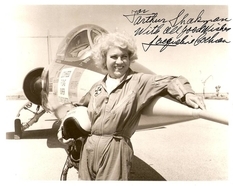 Первая женщина, которая совершила полет на реактивном самолете