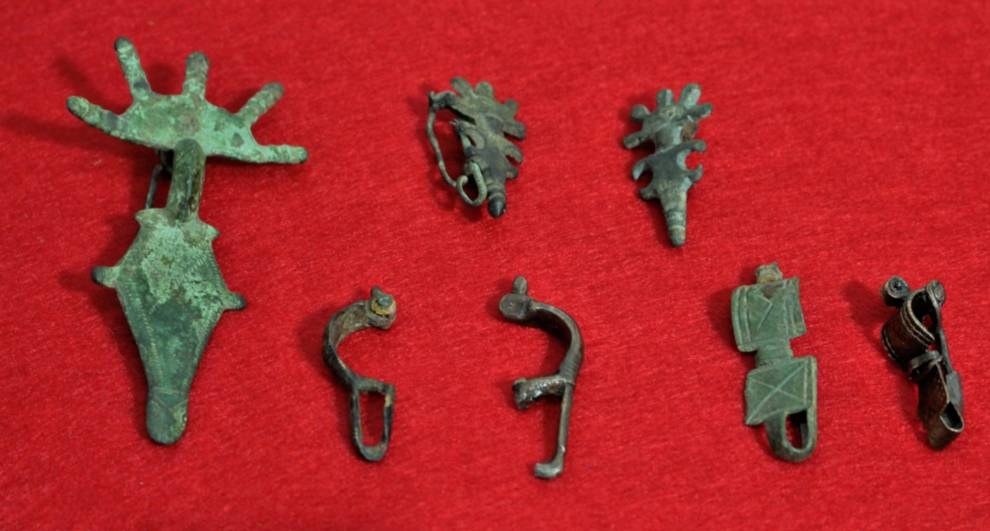 Historians have created a video about the collection of ancient brooches