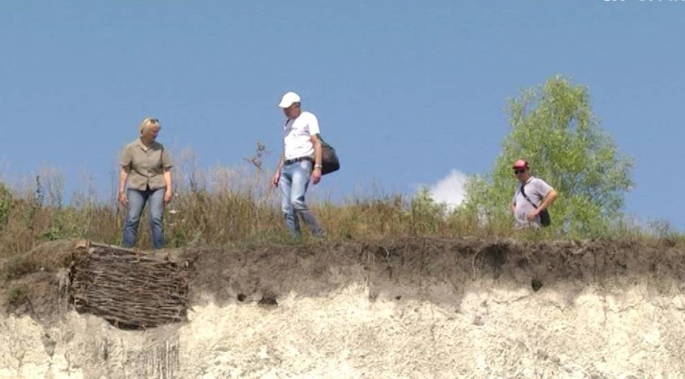 An ancient burial site was found on the edge of the abandoned career of the Sumy region