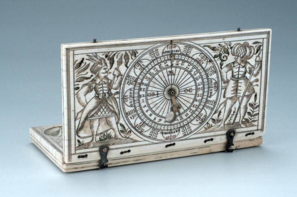 Солнечные часы-диптихи XVI-XVII веков: подборка фото