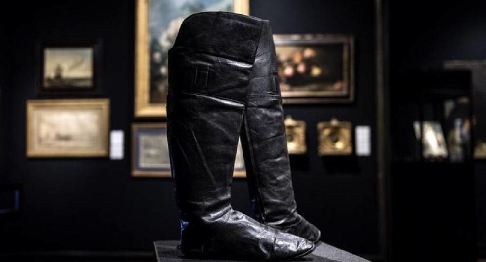 На аукционе во Франции выставят обувь Наполеона I