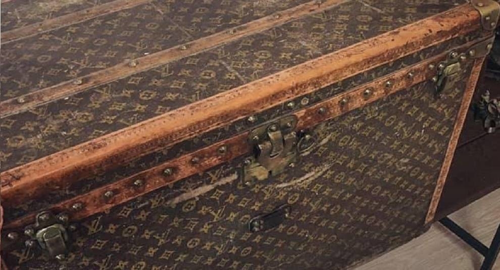 Box with vegetables: in a rare Louis Vuitton stored corn