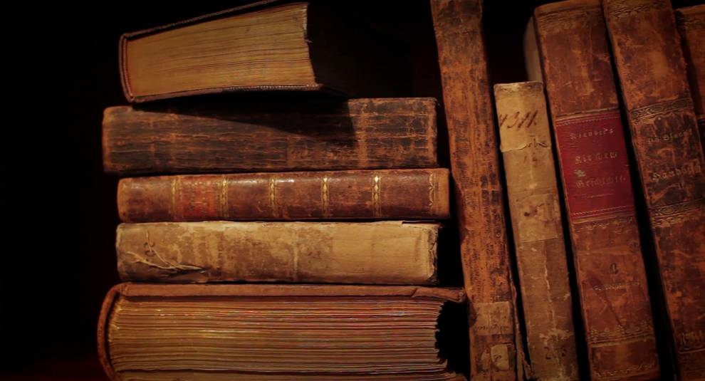How to store old books: useful tips