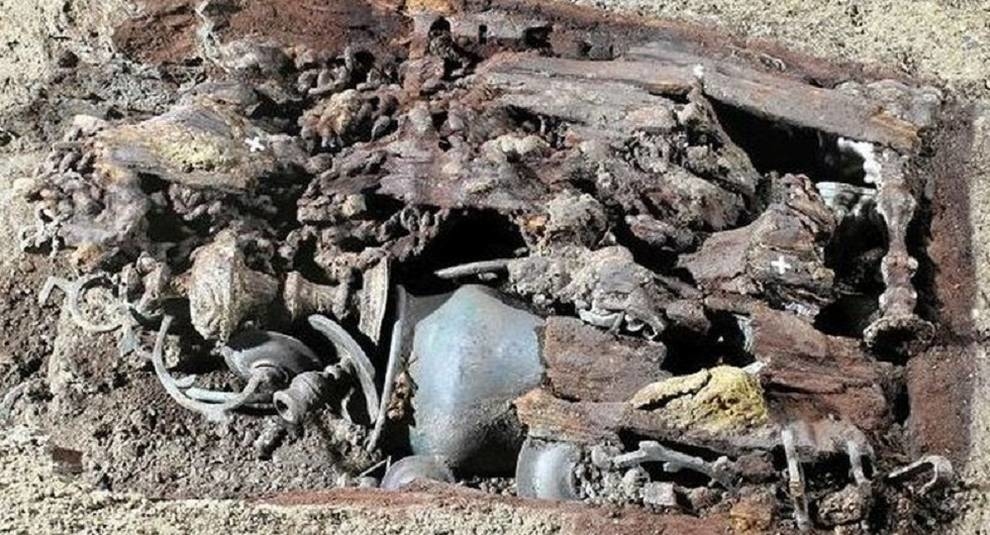 A chest with artifacts was found in the Polish city of Malopolsk