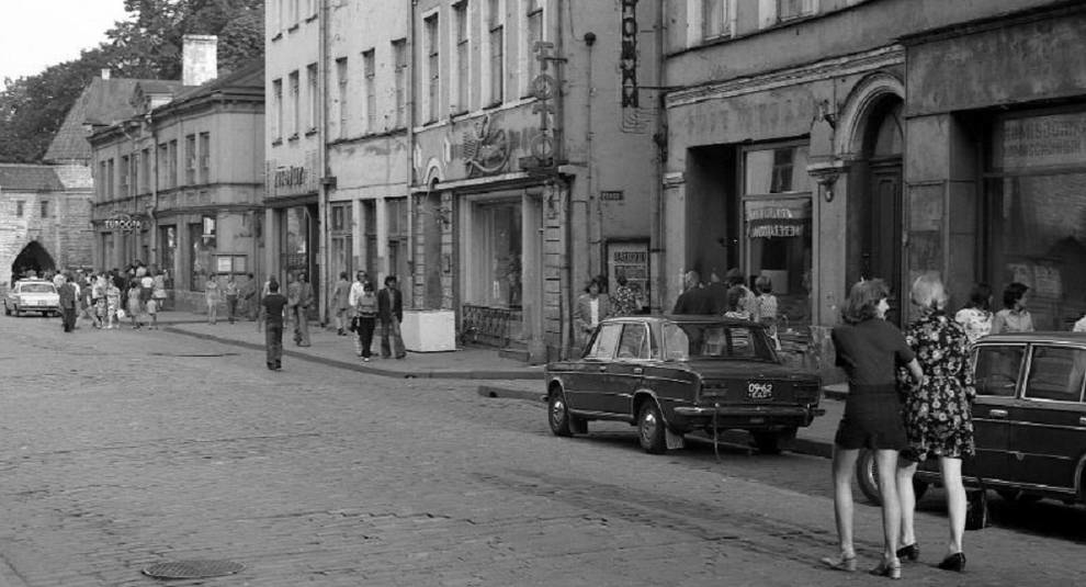 The life of old Tallinn in the photo by Timo Heinonen