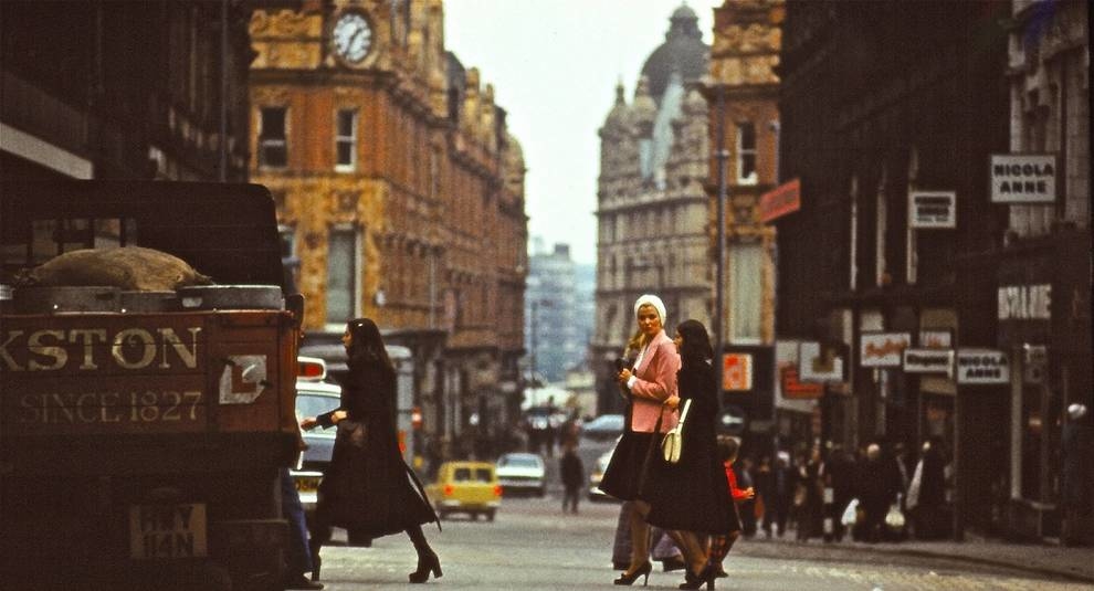 Leeds 70s: colorful snapshots of city life