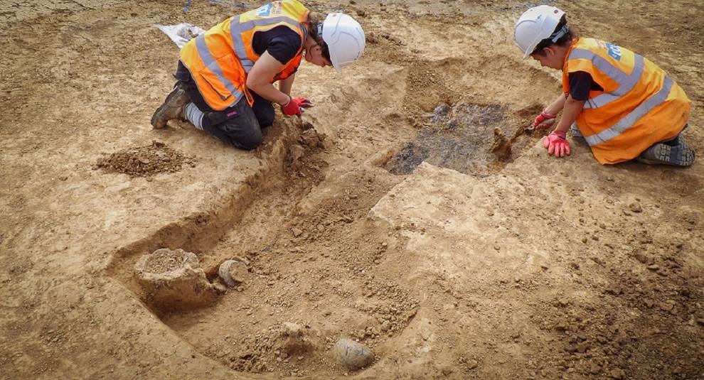 Rare burial site found in Sussex