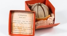 Bottles in orange: unusual packaging of L'Orange Variee perfume