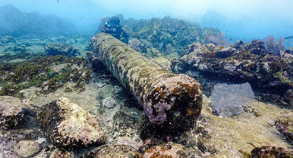 Remains of an old ship found off the coast of Mexico